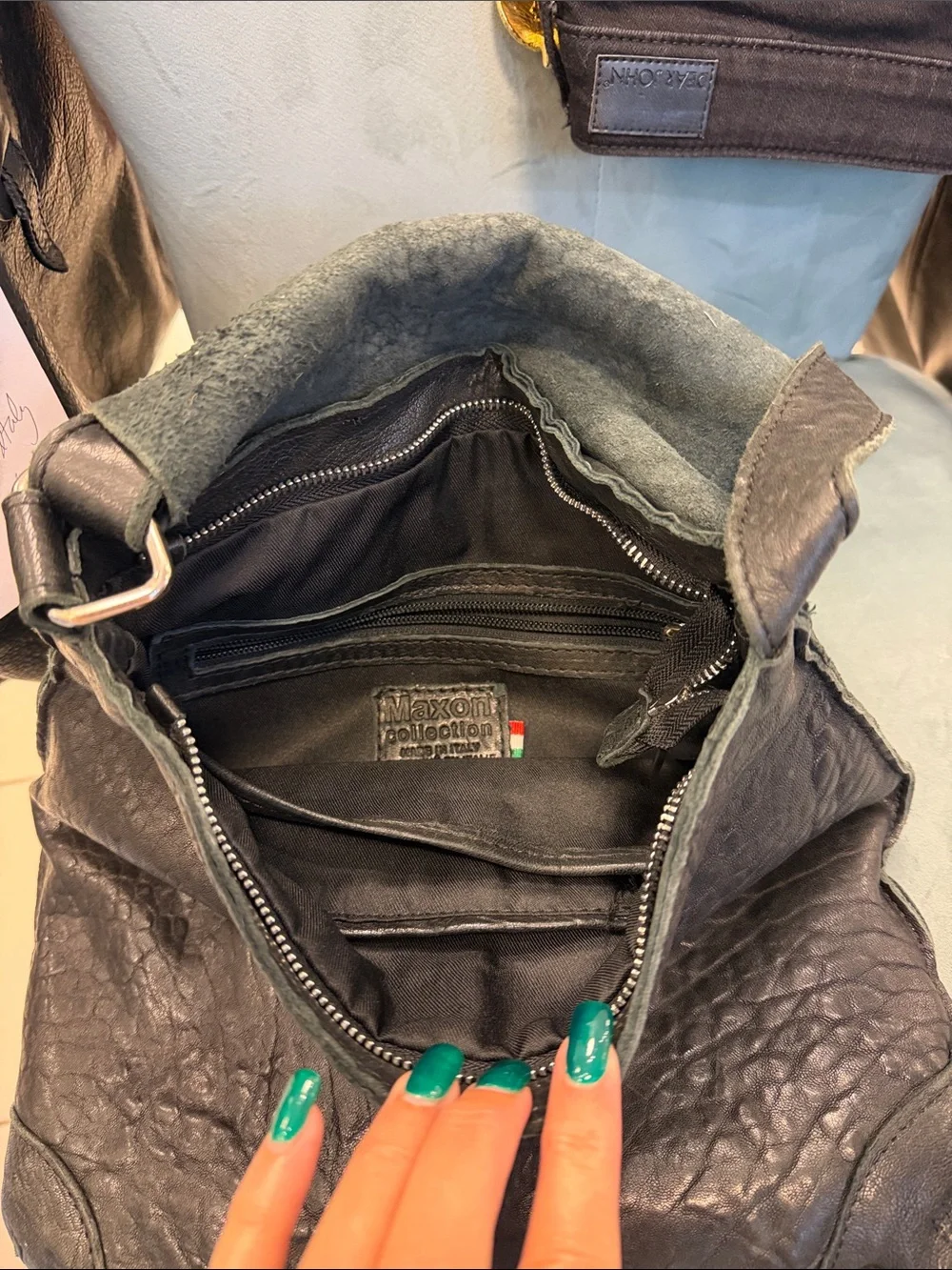 Men's Black Textured Leather Messenger Bag with Adjustable Strap